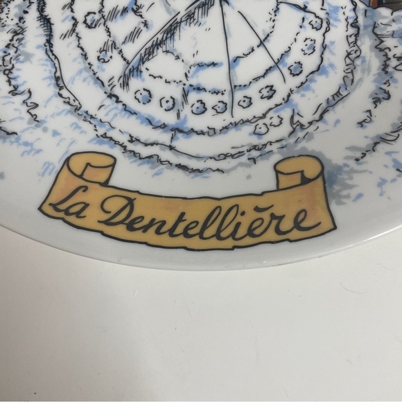 French Ceramique Decorative Plate NEM Plate “La Dentelliere” (The Lacemaker) 9" - Picture 3 of 9